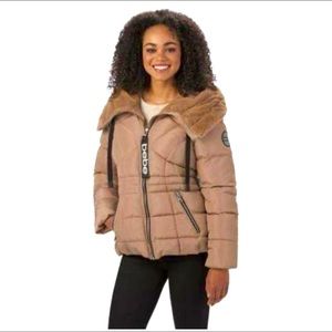 Bebe Women's Fleece-Lined Hooded Puffer Jacket. Size Medium Very good preowned